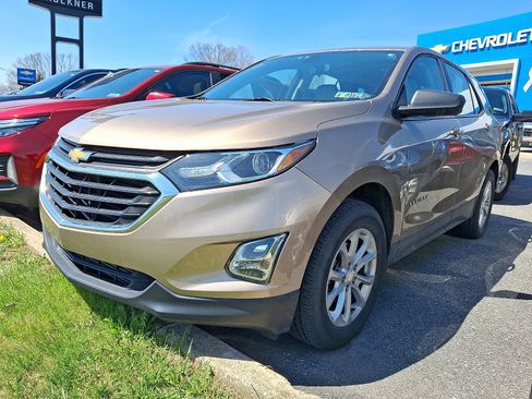 Used 2018 Chevrolet Equinox LS image 3