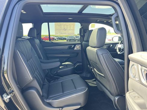 New 2026 Buick Enclave Avenir w/ Super Cruise Package FWD image 33