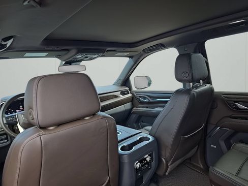 Used 2024 GMC Yukon XL Denali AWD/4WD image 14