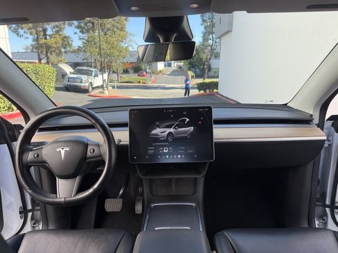 Used 2022 Tesla Model Y Long Range AWD/4WD image 13