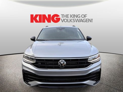 Certified 2024 Volkswagen Tiguan SE R-Line image 8