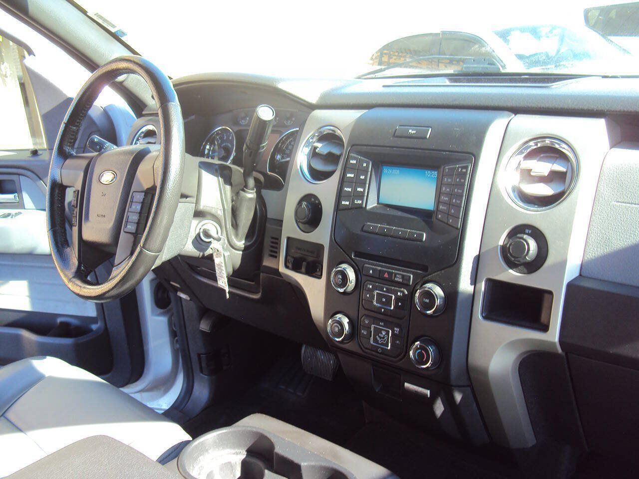 Used 2014 Ford F150 XLT w/ Equipment Group 302A Luxury AWD/4WD image 12