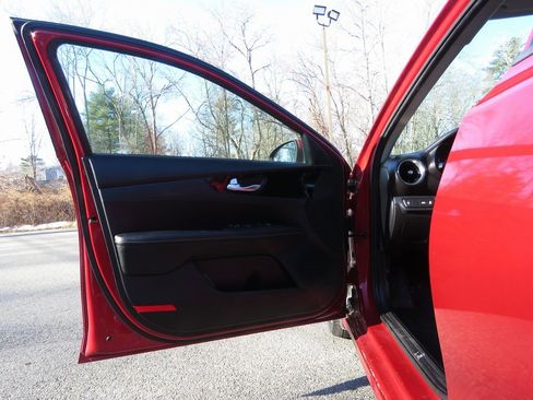 Used 2019 Kia Forte S image 9