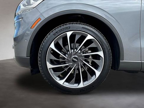 Used 2022 Lincoln Aviator Reserve w/ Equipment Group 201A image 32