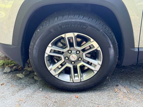 Used 2025 GMC Terrain Elevation FWD image 5