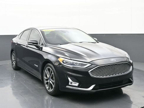 Used 2019 Ford Fusion Titanium image 1