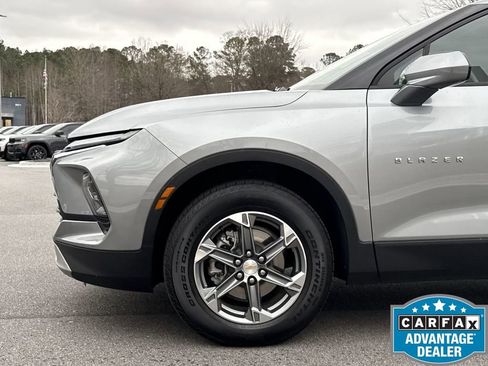 Used 2025 Chevrolet Blazer LT image 11