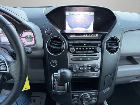 Used 2014 Honda Pilot Touring image 16