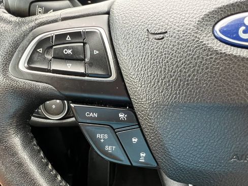 Used 2018 Ford Escape SEL w/ Ford Safe & Smart Package FWD image 17
