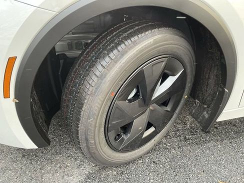 New 2026 Toyota Prius Plug-In Hybrid image 2