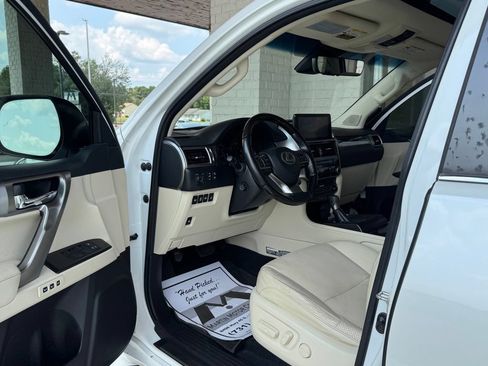 Used 2022 Lexus GX 460 Luxury w/ Accessory Package AWD/4WD image 21