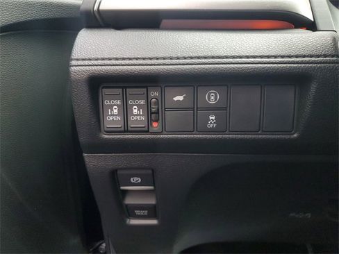 Certified 2024 Honda Odyssey Sport image 30