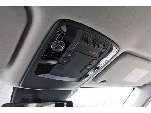 Used 2024 Kia Carnival LX FWD image 26