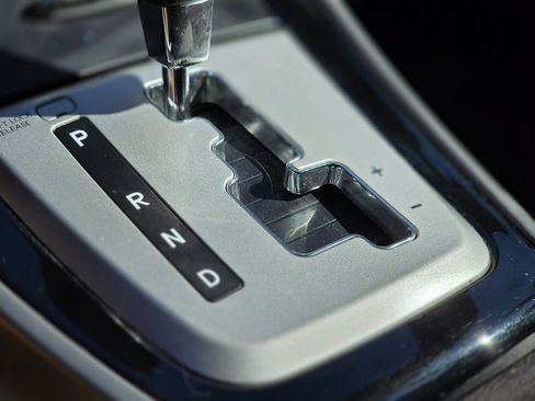 Used 2012 Hyundai Elantra Limited w/ Technology Pkg 5 image 39