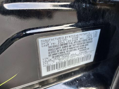 Used 2025 Nissan Sentra SV image 27