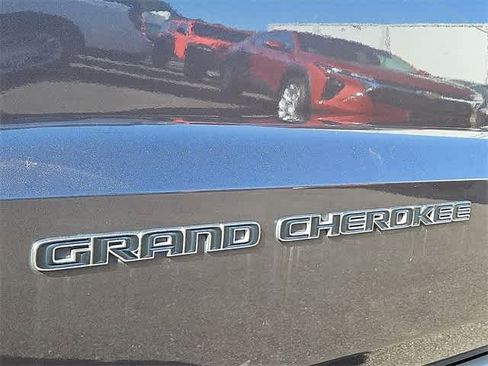 Used 2019 Jeep Grand Cherokee Limited image 38