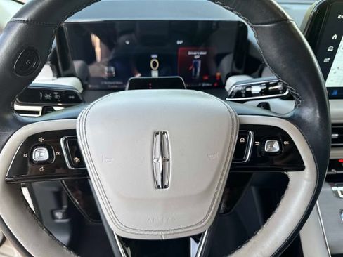 Used 2025 Lincoln Aviator Reserve w/ Equipment Group 201A AWD/4WD image 28