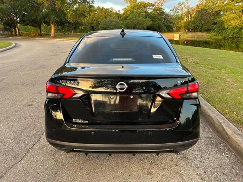 Used 2022 Nissan Versa SV FWD image 4