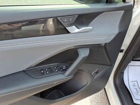 Used 2025 Volkswagen Tiguan SE R-Line image 14