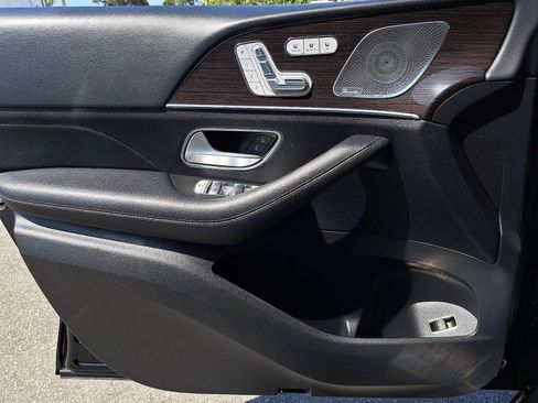 Used 2023 Mercedes-Benz GLS 450 4MATIC image 30