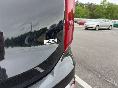 Used 2023 Kia Telluride LX AWD/4WD image 5