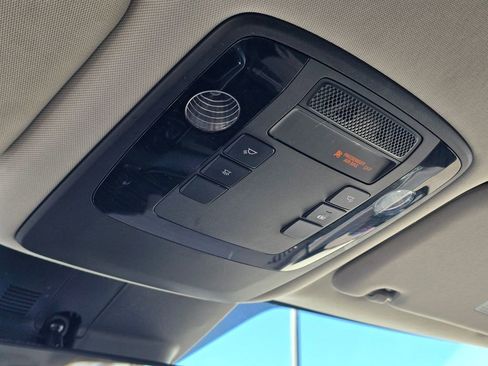 Used 2024 Kia Carnival LX FWD image 31