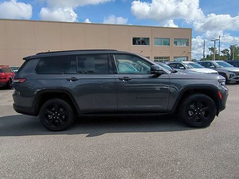 Used 2023 Jeep Grand Cherokee L Laredo AWD/4WD image 4