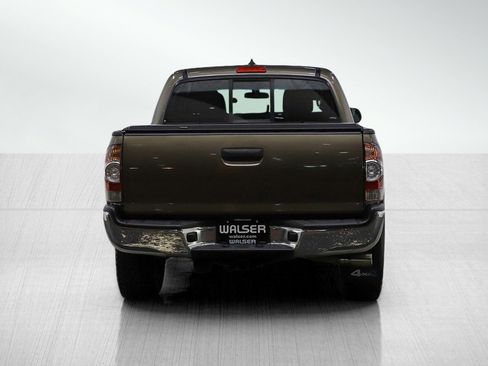 Used 2015 Toyota Tacoma 4x4 Double Cab w/ TRD Off-Road Package image 4