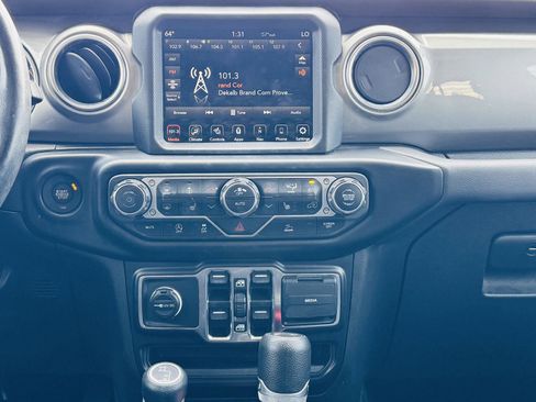 Used 2021 Jeep Wrangler Unlimited Sahara image 15