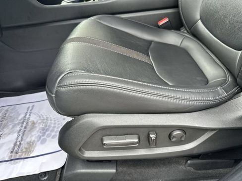 Used 2025 Honda Pilot Touring image 16