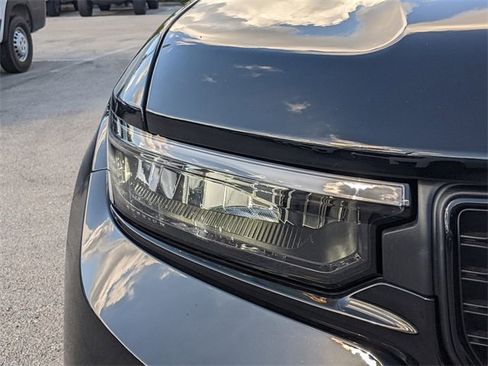 New 2025 Jeep Grand Cherokee Altitude image 8