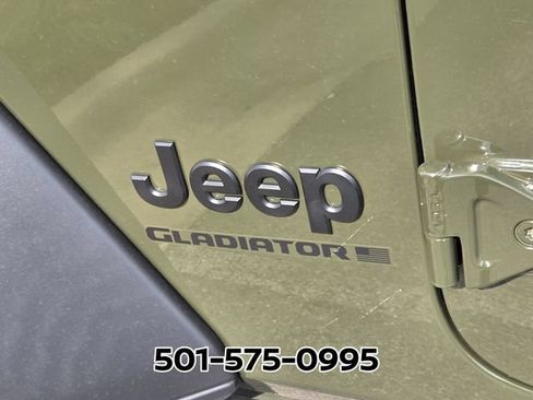 Used 2023 Jeep Gladiator Sport AWD/4WD image 10
