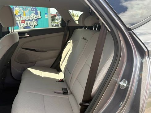Used 2021 Hyundai Tucson SE image 11