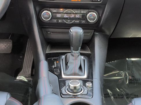 Used 2015 MAZDA MAZDA3 i Grand Touring image 18
