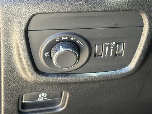 Used 2023 Jeep Grand Cherokee Altitude RWD image 22