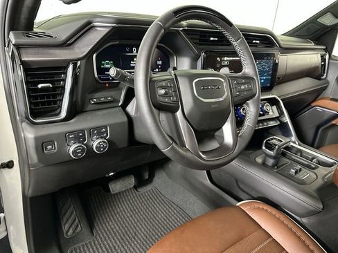 Used 2024 GMC Sierra 1500 Denali Ultimate AWD/4WD image 10