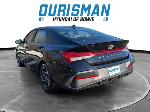 Certified 2025 Hyundai Elantra SEL image 4