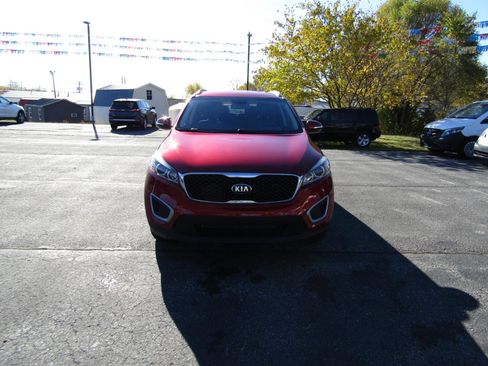 Used 2017 Kia Sorento AWD image 2