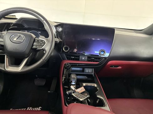 Used 2024 Lexus NX 250 FWD w/ Cold Area Package image 21
