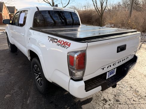 Used 2022 Toyota Tacoma TRD Sport image 5