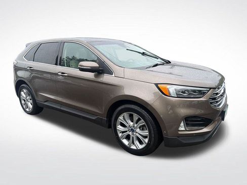 Used 2019 Ford Edge Titanium w/ Equipment Group 301A AWD/4WD image 8