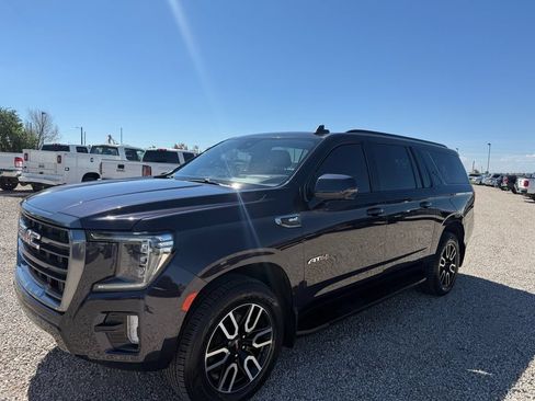Used 2023 GMC Yukon XL AT4 w/ Technology Package AWD/4WD image 4