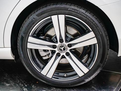 Used 2025 Mercedes-Benz C 300 Sedan image 10