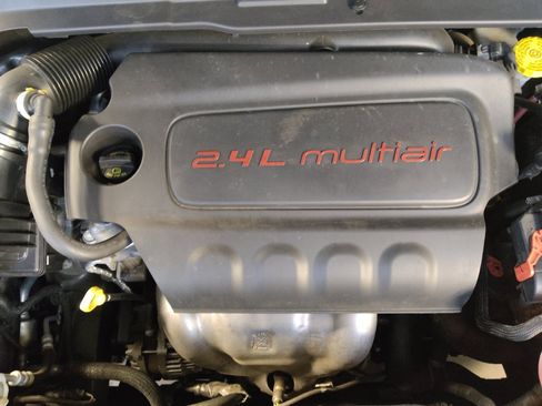 Used 2018 Jeep Compass Sport w/ Tech Group FWD image 30
