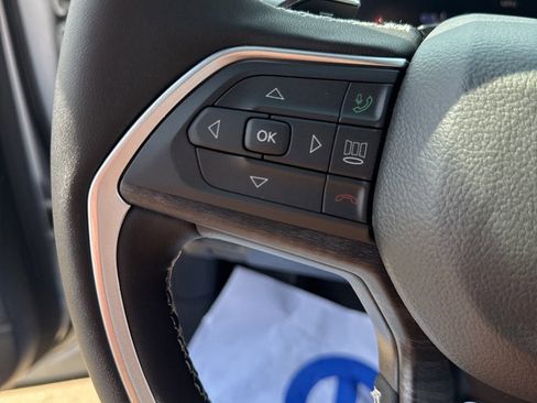 New 2025 Jeep Grand Cherokee Limited image 17