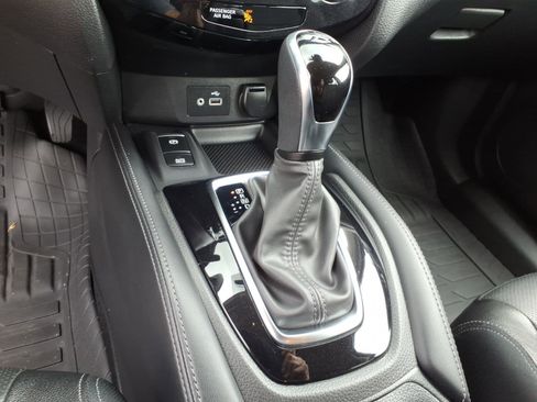 Used 2020 Nissan Rogue SL FWD image 21