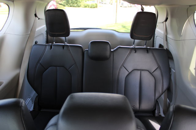 Used 2018 Chrysler Pacifica Touring-L w/ Tire & Wheel Group FWD image 43