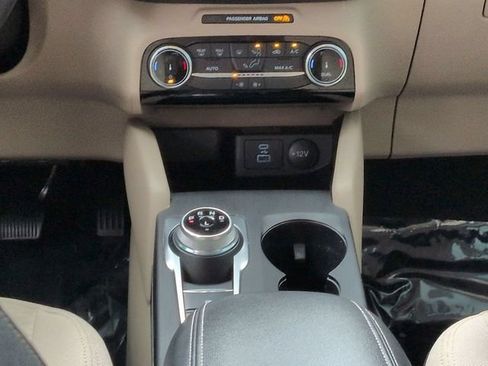 Used 2022 Ford Escape SE w/ Convenience Package FWD image 10