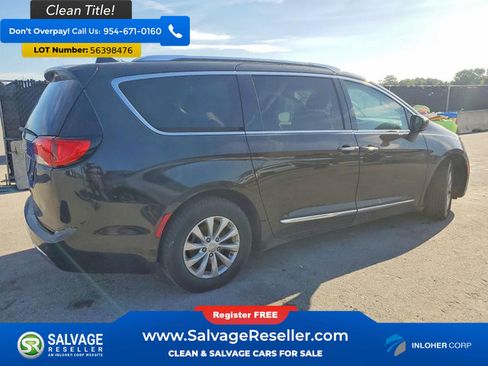 Used 2019 Chrysler Pacifica Touring-L FWD image 4