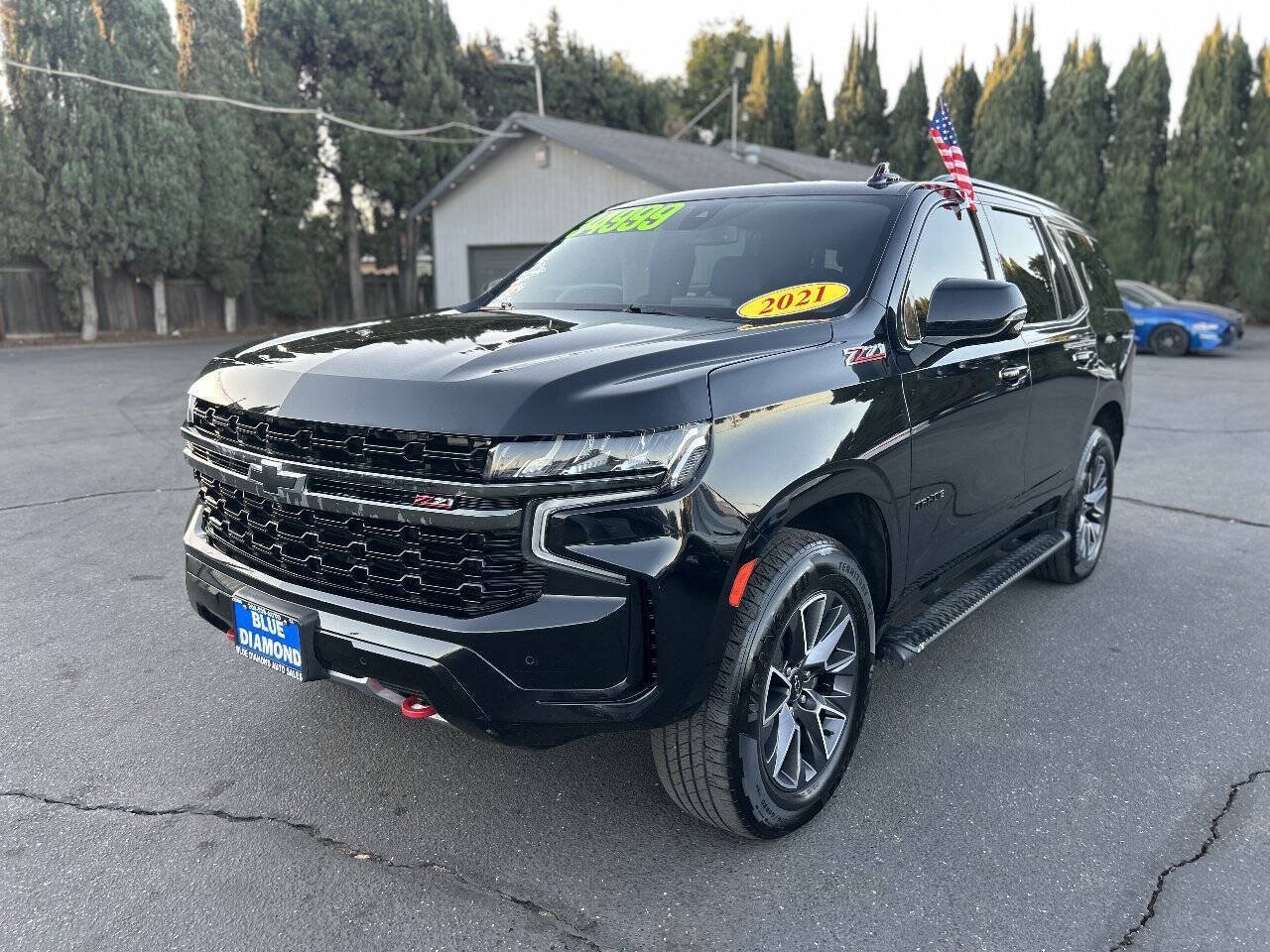 Used 2021 Chevrolet Tahoe Z71 w/ Z71 Signature Package AWD/4WD image 4